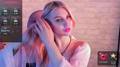 Snapshot of hey_cassie chatting on January 12, 5:07 pm hey_cassie online show from January 12, 5:07 pm