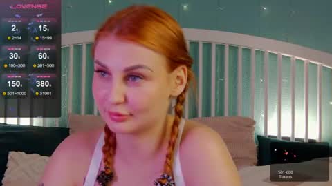 Snapshot of hey_cassie chatting on June 18, 3:05 pm hey_cassie online show from June 18, 3:05 pm