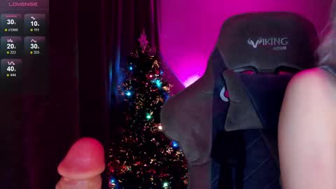 Snapshot of hey_nora_ chatting on December 27, 2:25 am Nora online show from December 27, 2:25 am