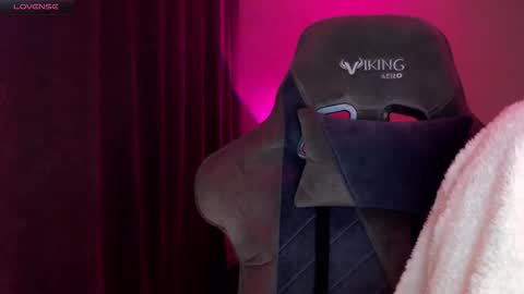 Snapshot of hey_nora_ chatting on March 5, 2:57 am Nora online show from March 5, 2:57 am