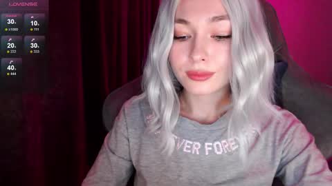 Snapshot of hey_nora_ chatting on October 17, 3:14 pm Nora online show from October 17, 3:14 pm