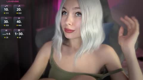  Nora  online show from May 9, 10:04 pm