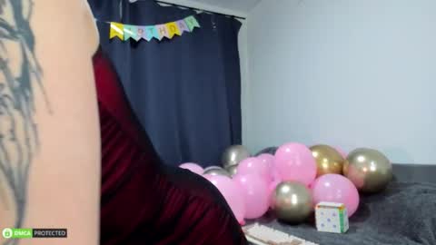 Snapshot of hey_tyankaaaa chatting on December 2, 12:16 am Bella 3 online show from December 2, 12:16 am