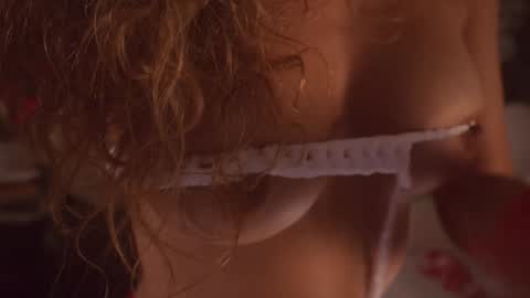 Snapshot of heybanan chatting on December 27, 9:54 pm Alina online show from December 27, 9:54 pm