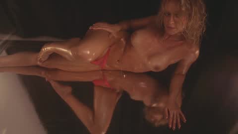 Snapshot of heybanan chatting on January 15, 9:30 pm Alina online show from January 15, 9:30 pm