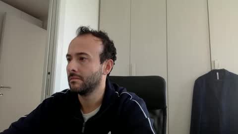 Snapshot of hhombre chatting on October 6, 7:17 am hhombre online show from October 6, 7:17 am