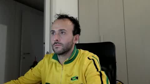 hhombre online show from December 18, 2:01 pm