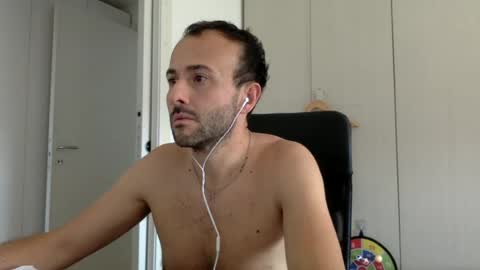 Snapshot of hhombre chatting on June 18, 9:14 am hhombre online show from June 18, 9:14 am