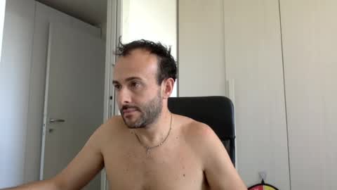 Snapshot of hhombre chatting on July 2, 9:26 am hhombre online show from July 2, 9:26 am