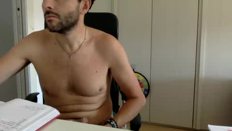 Snapshot of hhombre chatting on July 9, 9:13 am hhombre online show from July 9, 9:13 am