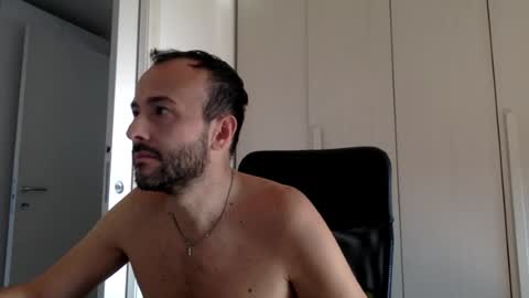 Snapshot of hhombre chatting on August 3, 6:45 am hhombre online show from August 3, 6:45 am
