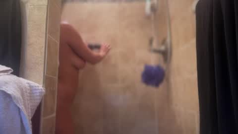 Snapshot of hi_im_olivia chatting on June 27, 2:23 pm Hi Im Olivia online show from June 27, 2:23 pm