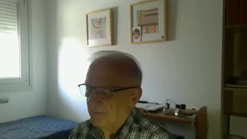 Snapshot of hibericus chatting on April 25, 11:02 am hibericus online show from April 25, 11:02 am