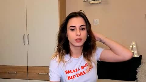 Snapshot of hidden_gem__ chatting on October 24, 5:53 pm Ana online show from October 24, 5:53 pm