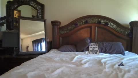 Snapshot of hidden_gold_milf chatting on April 21, 5:39 pm hidden_gold_milf online show from April 21, 5:39 pm