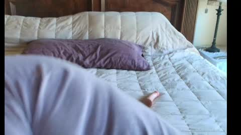 Snapshot of hidden_gold_milf chatting on May 13, 11:55 pm hidden_gold_milf online show from May 13, 11:55 pm