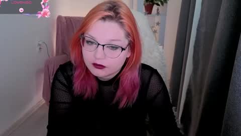 Snapshot of hiddencharmm chatting on May 18, 11:21 pm hiddencharmm online show from May 18, 11:21 pm