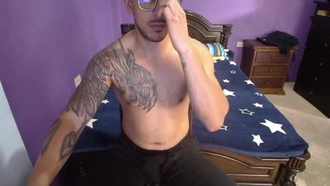 Snapshot of hidenbook chatting on January 8, 5:15 pm Hiden online show from January 8, 5:15 pm