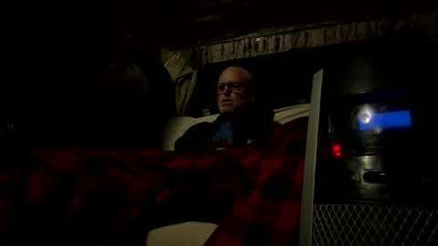 Snapshot of highandry666 chatting on December 2, 5:13 am Askandumayreceive online show from December 2, 5:13 am