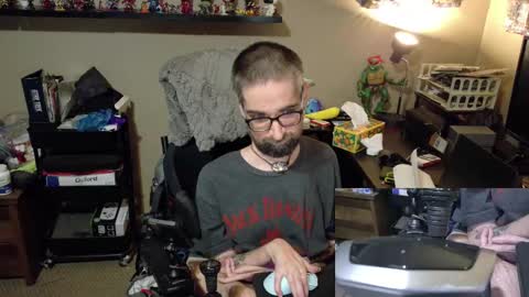 Snapshot of highpriest_belial chatting on February 20, 3:34 am James Belial online show from February 20, 3:34 am