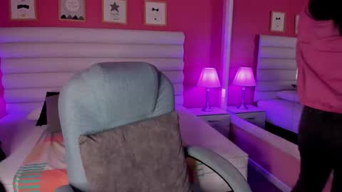 hilary_tailor online show from October 20, 11:10 am