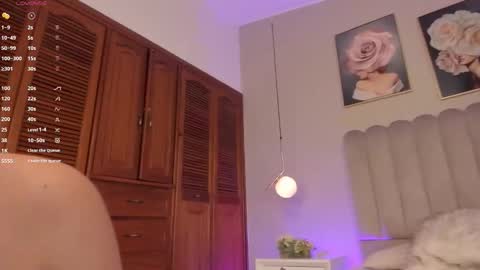 Snapshot of hilaryr29 chatting on September 22, 7:27 pm Hilary online show from September 22, 7:27 pm