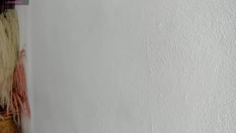 Hilary Thomsom online show from January 6, 12:20 pm