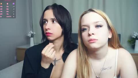 Snapshot of hildredmeiste chatting on February 16, 8:49 pm bella online show from February 16, 8:49 pm