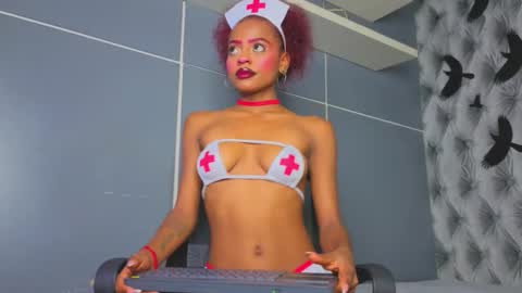 Snapshot of hillary_banks__ chatting on October 30, 6:37 am Hillary online show from October 30, 6:37 am