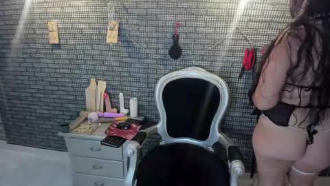 Hillary  online show from April 9, 2:33 pm