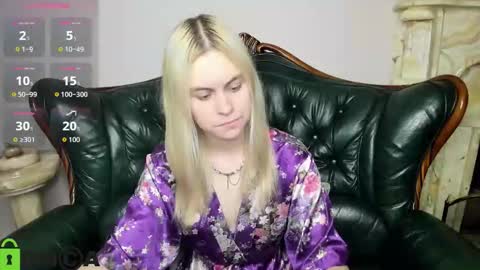 Snapshot of hilleva chatting on November 27, 8:38 am hilleva online show from November 27, 8:38 am