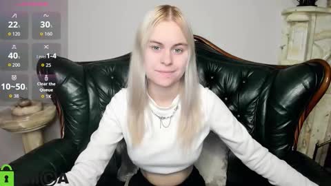 Snapshot of hilleva chatting on December 2, 8:30 am hilleva online show from December 2, 8:30 am