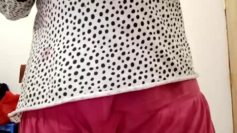 himuhimu22 online show from February 11, 6:55 pm