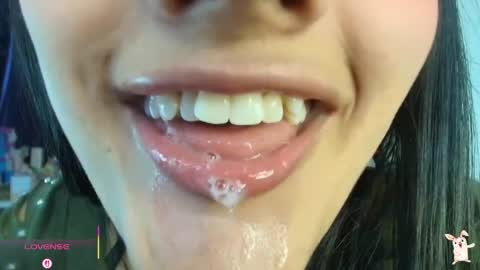 hinata online show from April 15, 9:15 pm