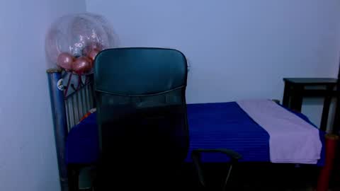 Snapshot of hinata_9 chatting on December 17, 5:13 am 0600AM-1100AM - online show from December 17, 5:13 am