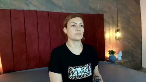 Snapshot of hinata_moonn chatting on July 6, 12:35 pm hinata_moonn online show from July 6, 12:35 pm