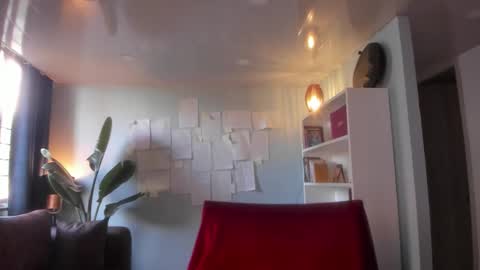 Hinnata online show from September 17, 1:24 pm