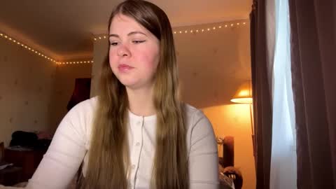 Snapshot of hirokosersen chatting on March 1, 12:07 pm I am Amy ntmu Lets hit 10 Thumbs Up together online show from March 1, 12:07 pm