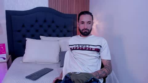 Hisoka online show from April 9, 8:47 pm