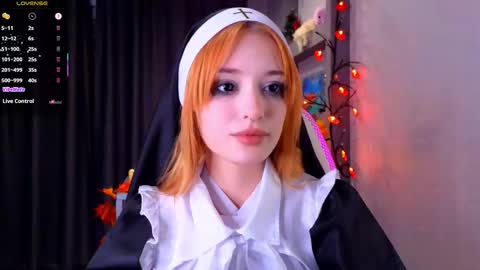 Ella online show from October 31, 6:09 pm