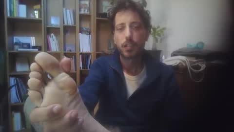 Snapshot of hitmenoww chatting on October 17, 11:13 am hitmenoww online show from October 17, 11:13 am