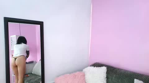 Snapshot of hiyakasudere_ chatting on October 17, 7:05 pm hiyakasudere_ online show from October 17, 7:05 pm