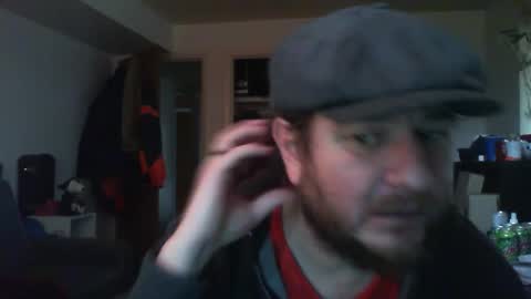 Snapshot of hobbes80 chatting on December 12, 8:10 pm hobbes80 online show from December 12, 8:10 pm