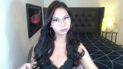 hoe_freesia online show from April 17, 5:16 pm