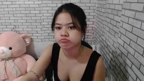 hoelyfloryn online show from February 14, 9:39 am