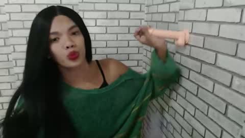 Guinevere3 online show from January 5, 6:00 pm