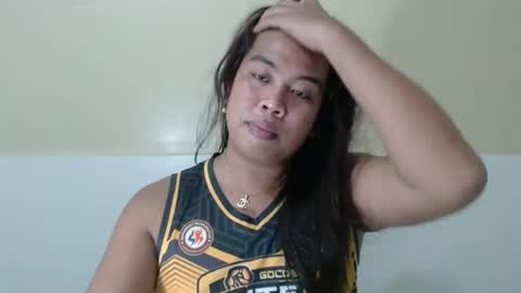 Snapshot of hoelykarina chatting on July 6, 9:06 am Karina3 online show from July 6, 9:06 am