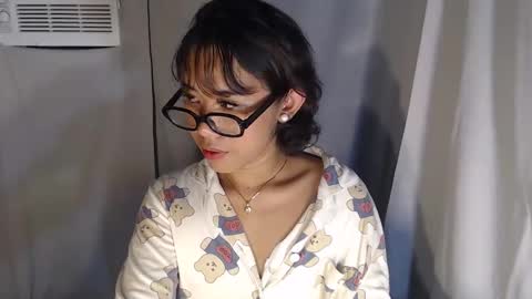 Snapshot of hoelykarrie chatting on November 14, 4:06 pm Karrie3 online show from November 14, 4:06 pm