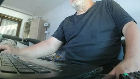 hofnung online show from June 27, 5:40 pm