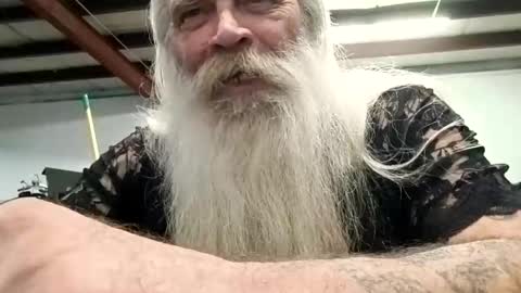 Snapshot of hogschlong63 chatting on October 26, 8:37 pm Hogschlong63 online show from October 26, 8:37 pm